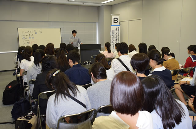 進学相談会　講座の様子